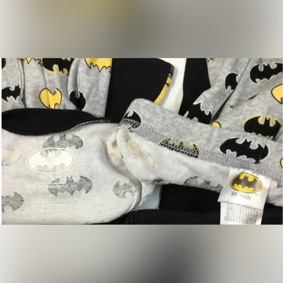 Batman 2 Piece Pajama Set - Pants and Short Sleeve Shirt, Toddler Size 2T. - Picture 7 of 7